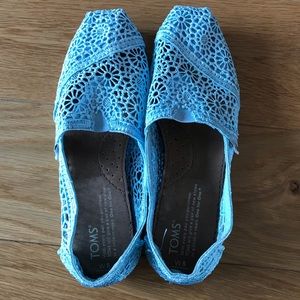 Toms Shoes